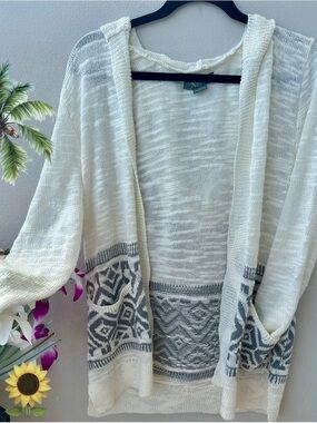 Natural Reflections Ivory Open-Front Cardigan with Gray Pattern with hood